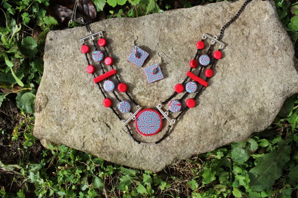 Parure rouge et turquoise
