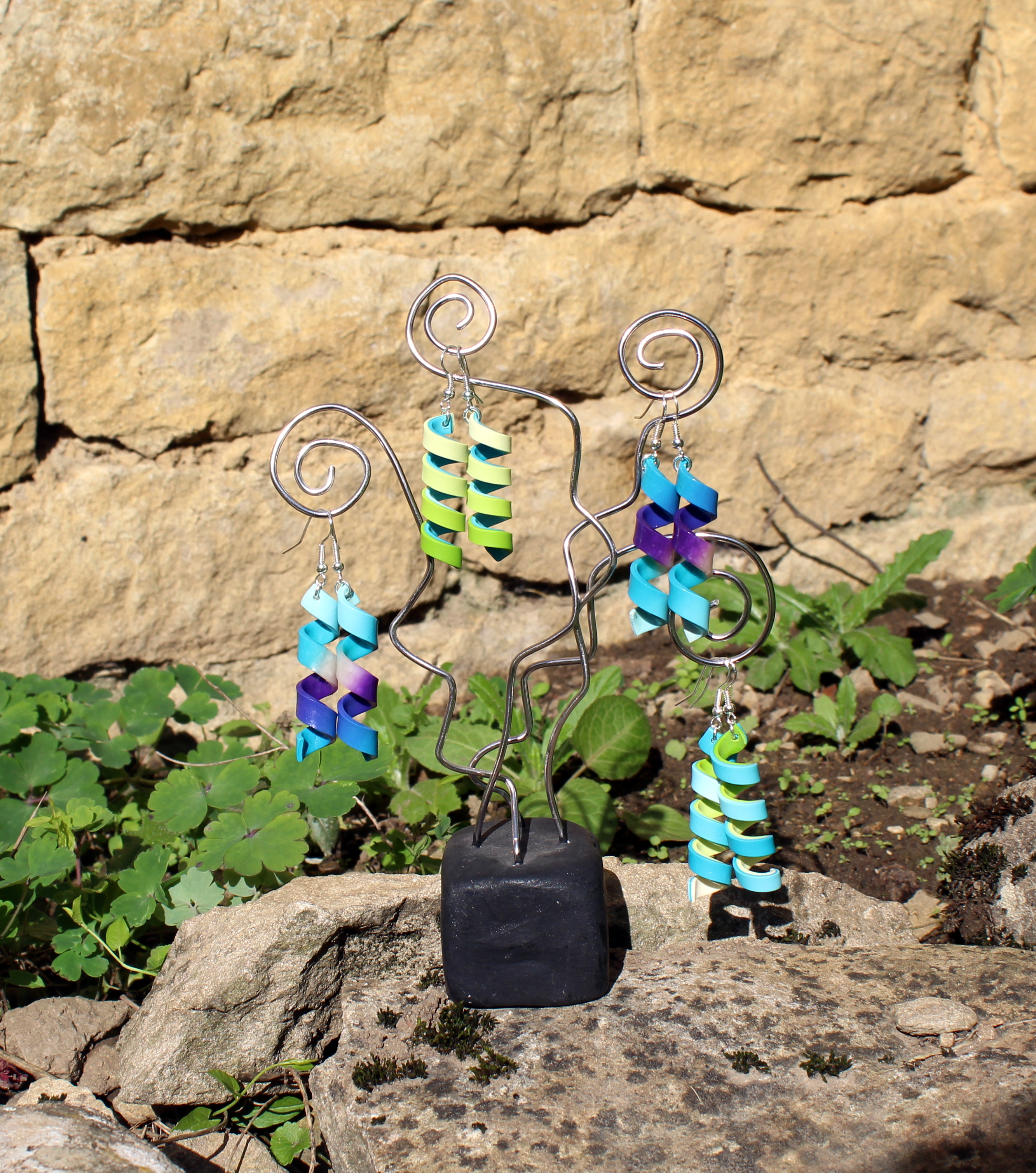 Petites boucles d'oreilles spirales