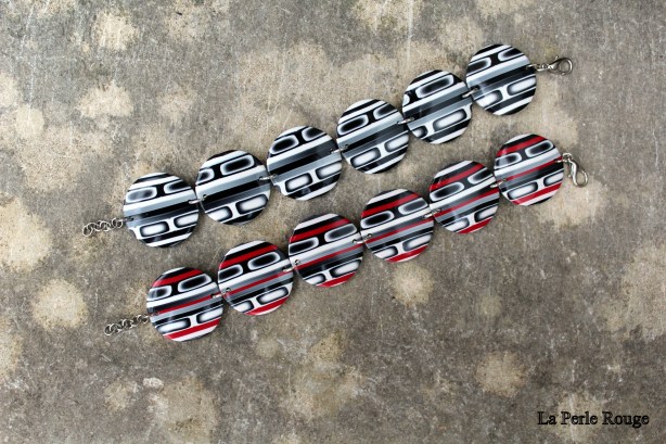 Et bien sûr, les p'tits bracelets assortis. 