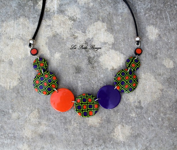 Collier pastilles orange, vert, violet