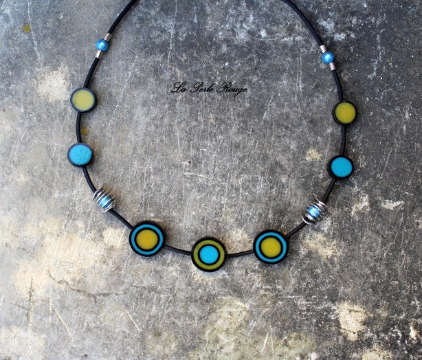 Collier cibles turquoises et jaunes