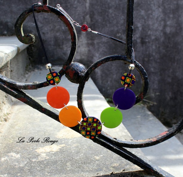 Collier pastilles orange, violet et vert