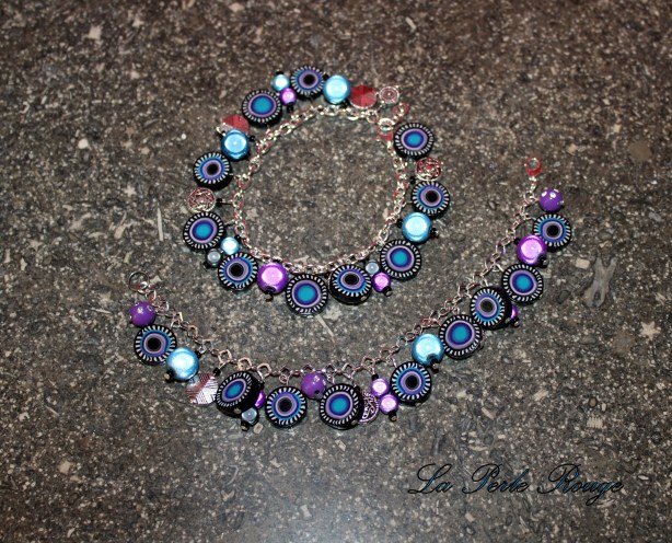 Bracelets breloques mauves et noirs