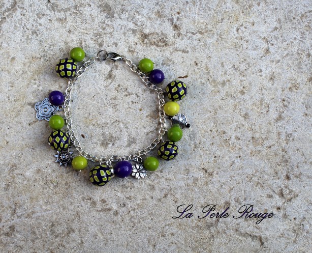 Bracelet breloques vert et violet